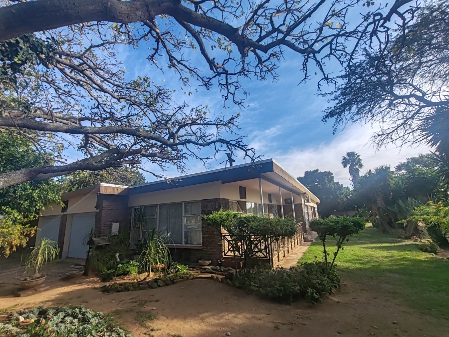 5 Bedroom Property for Sale in Campher Park Eastern Cape